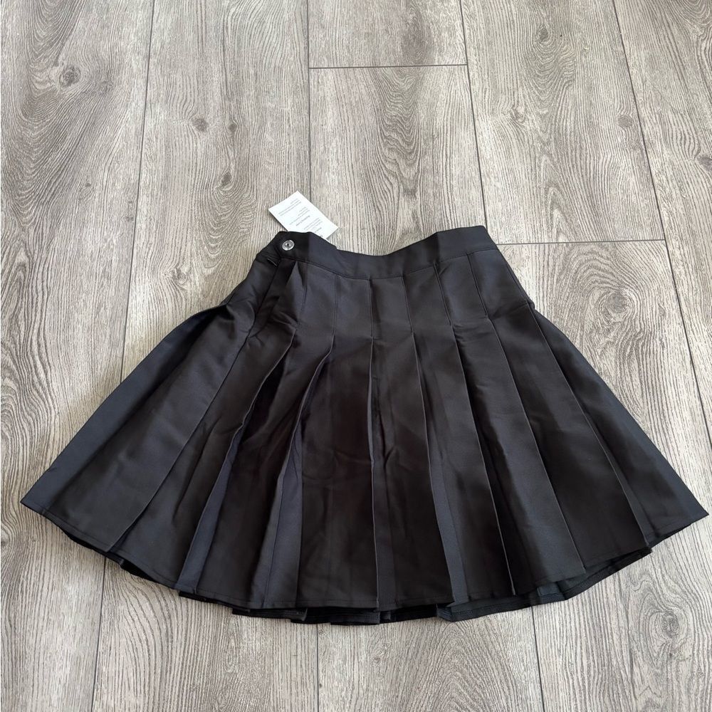 Sangtree Elegant Black Pleated Skirt